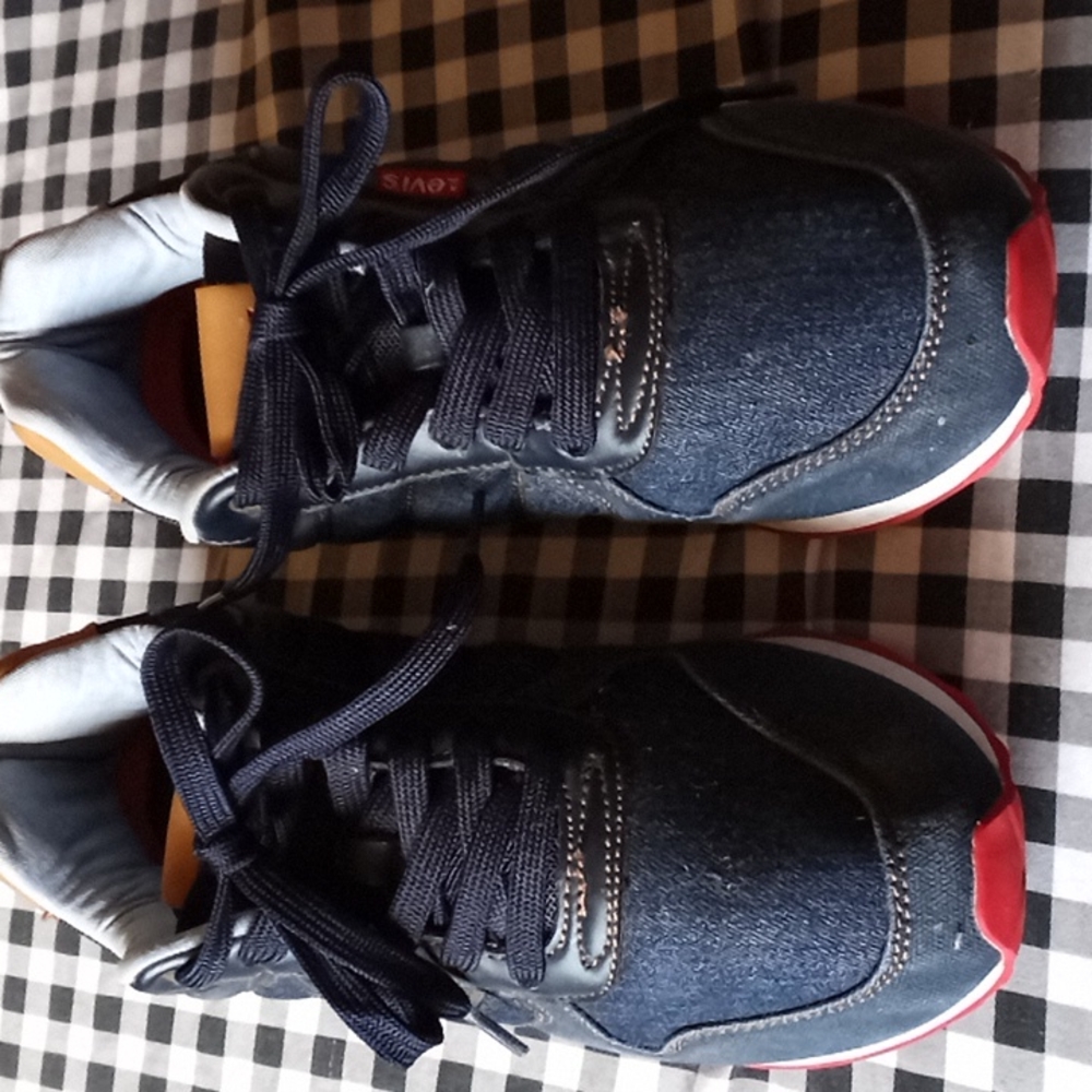 Woman sneaker